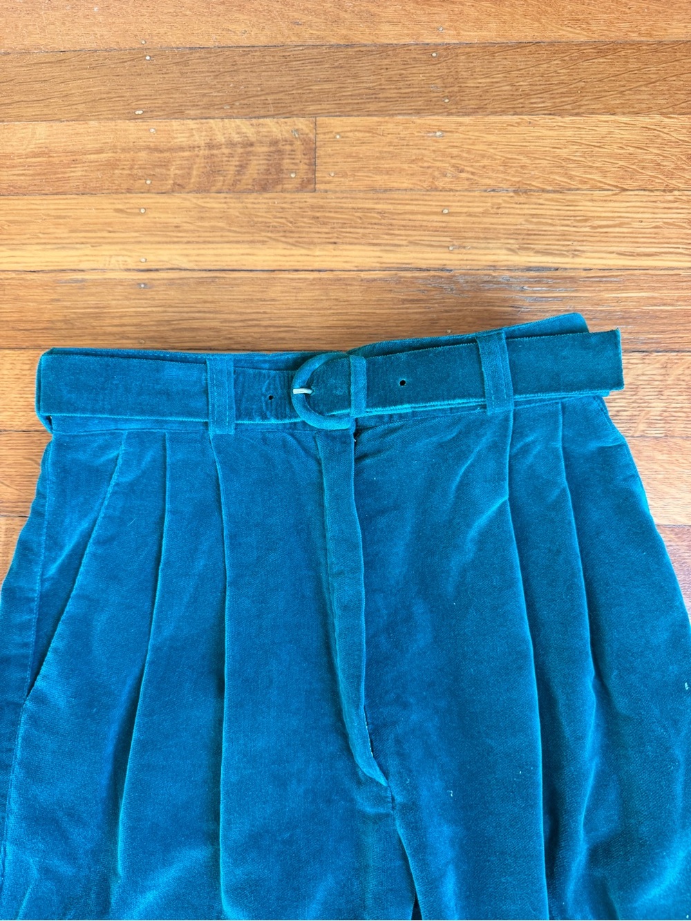 Vintage High-Waist green Velvet pants with Belt
